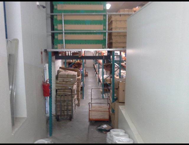 819M² WAREHOUSE TO LET IN SALT RIVER